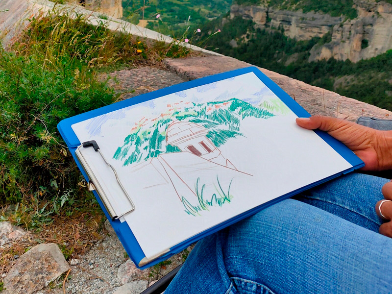 scène d'atelier artistique de croquis en extérieur avec des adultes