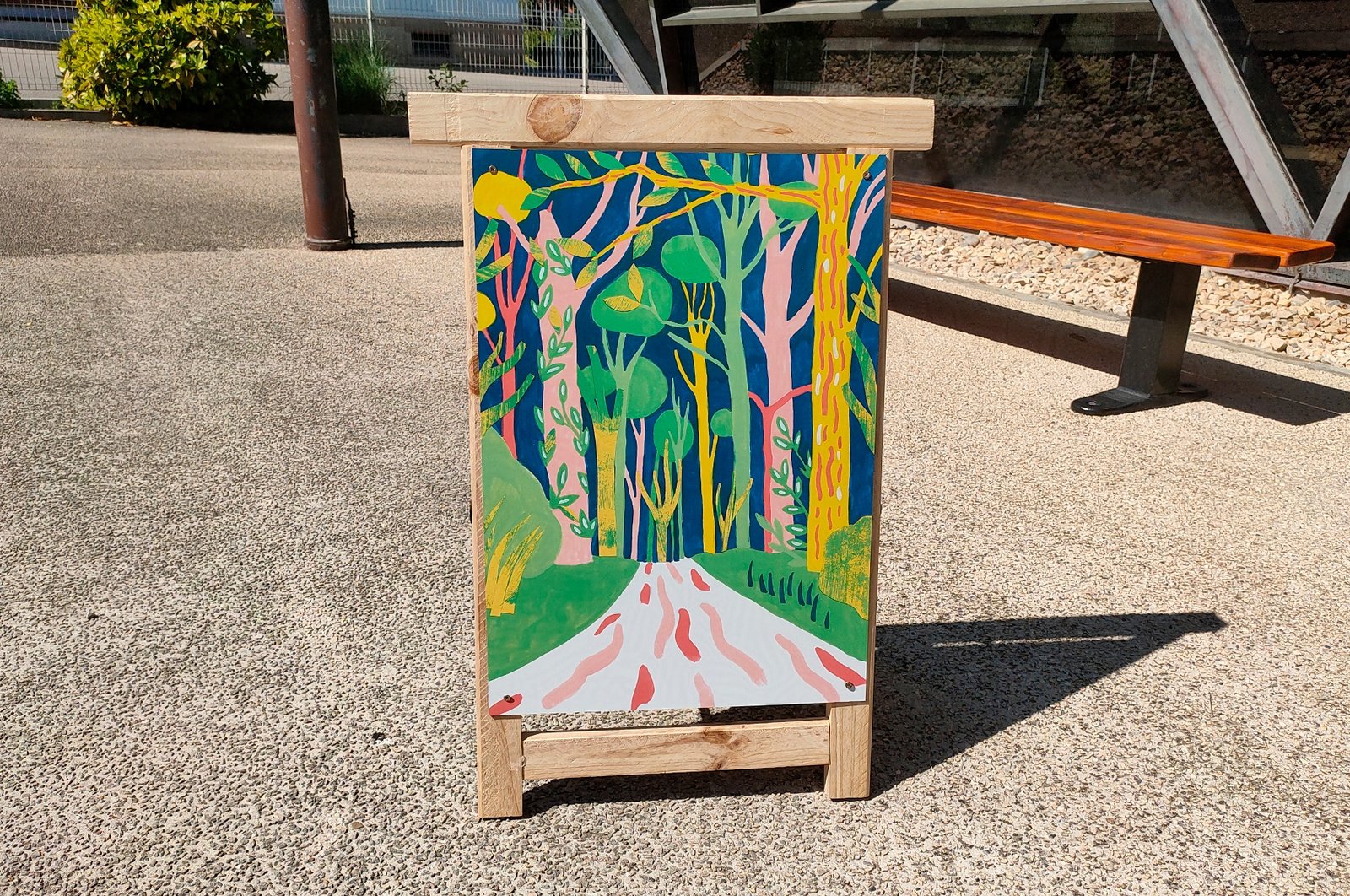 panneau d'exposition de peinture en extérieur représentant une forêt